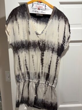 C&C California Black & Cream Tie-Dye V-Neck Drawstring Tunic